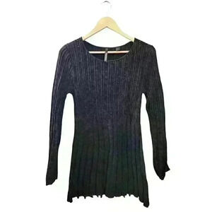 Skyes the Limit Black Long Sleeve, Size M